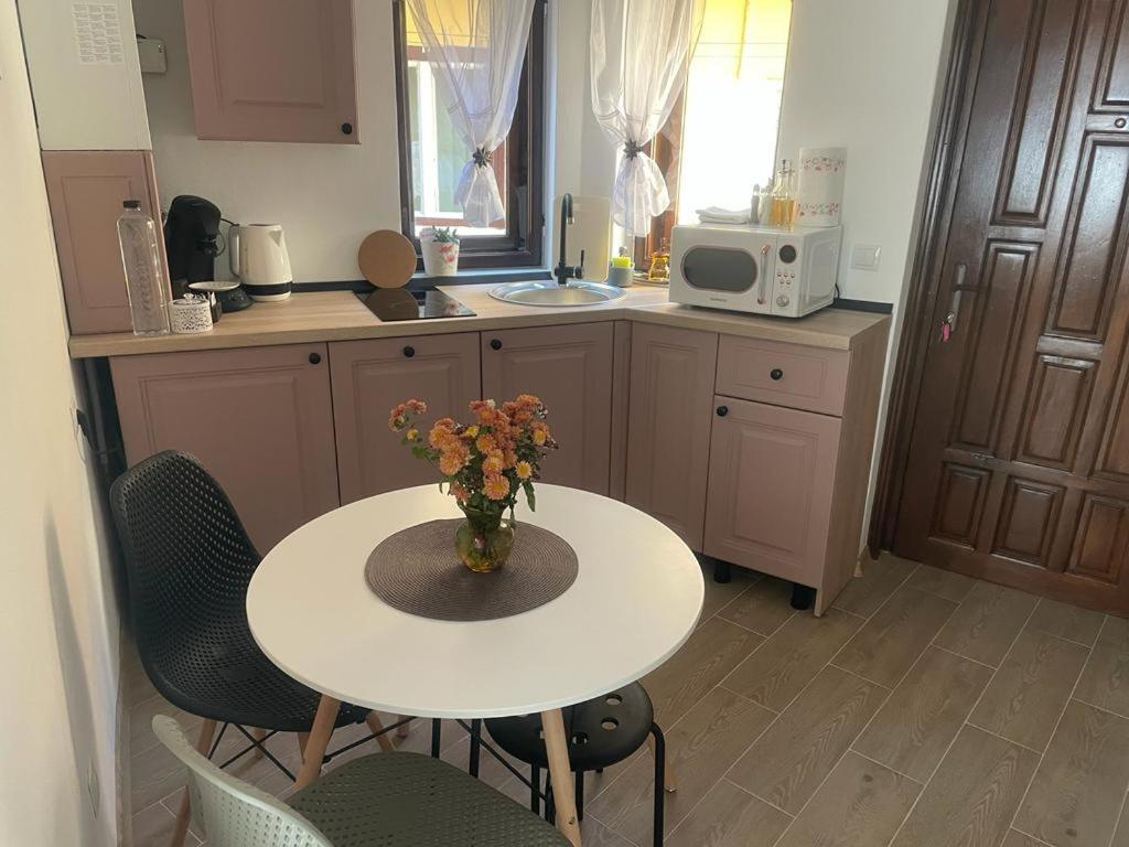 Sweet-Bombon Sibiu Apartment Bagian luar foto